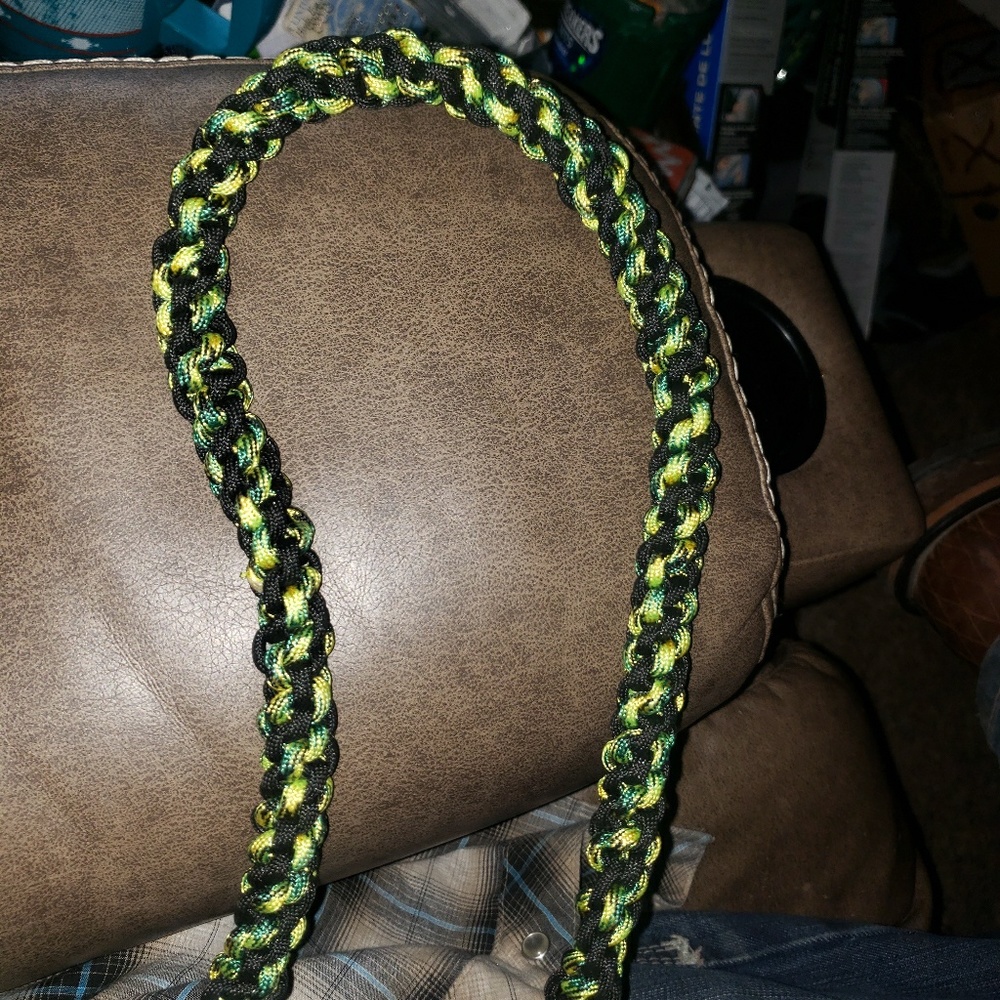 Paracord dog leash